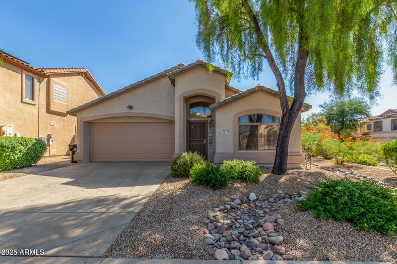 2537 Red Fox Rd, Phoenix, AZ 85085