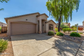 2537 Red Fox Rd, Phoenix, AZ 85085