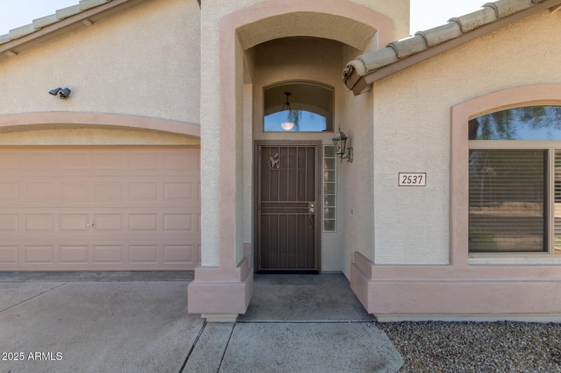 2537 Red Fox Rd, Phoenix, AZ 85085