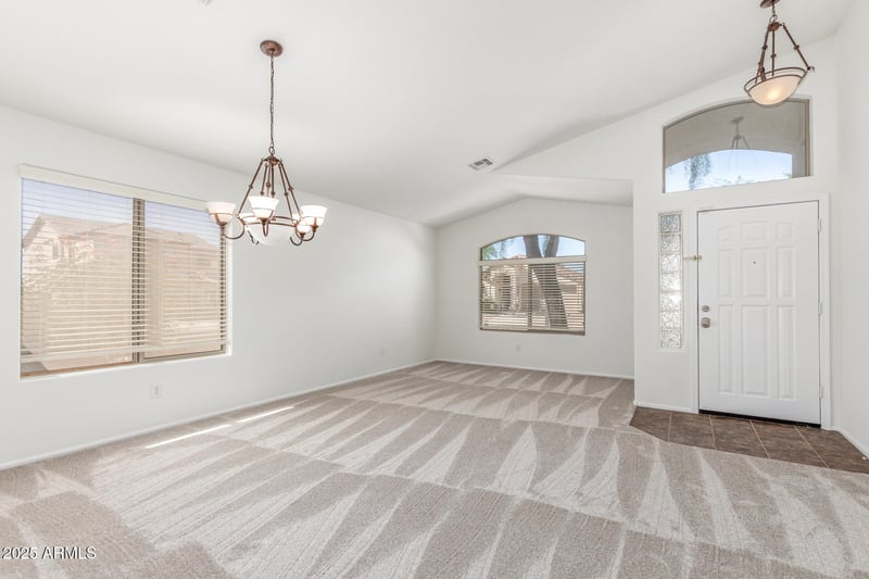 2537 Red Fox Rd, Phoenix, AZ 85085