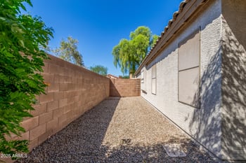 2537 Red Fox Rd, Phoenix, AZ 85085