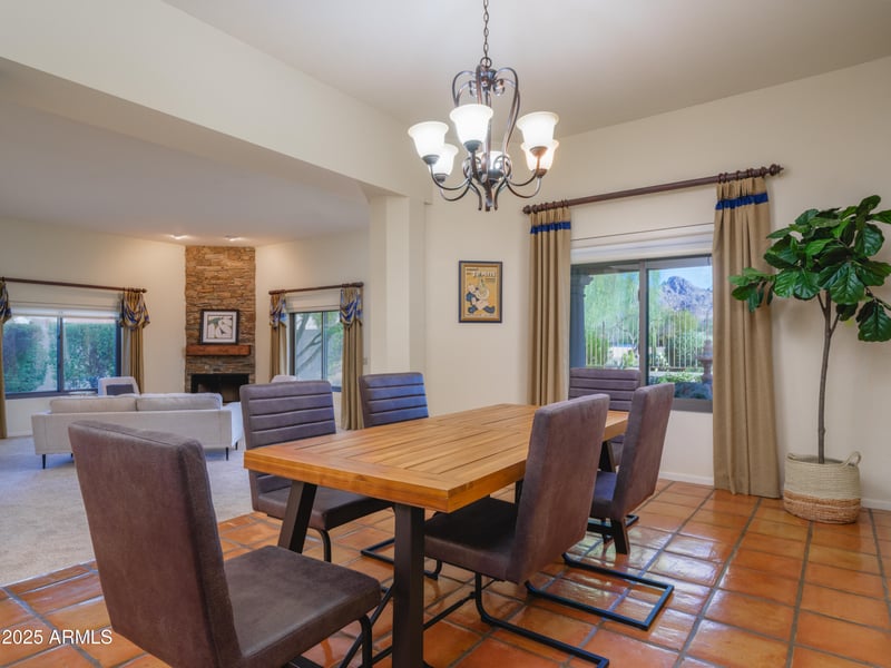 2537 Vogel Ave, Phoenix, AZ 85028