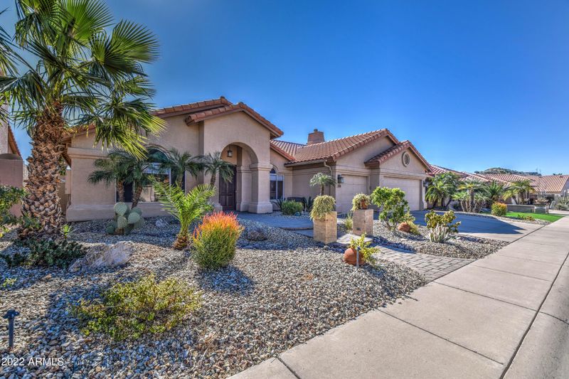 2539 E Cathedral Rock Dr, Phoenix, AZ 85048