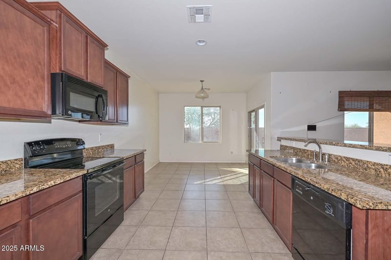 25391 Ellis Dr, Buckeye, AZ 85326