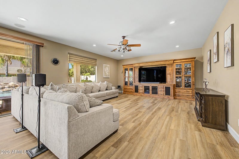 2540 E Hazeltine Way, Chandler, AZ 85249