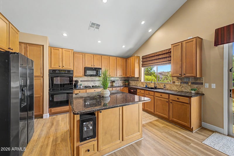 2540 E Hazeltine Way, Chandler, AZ 85249