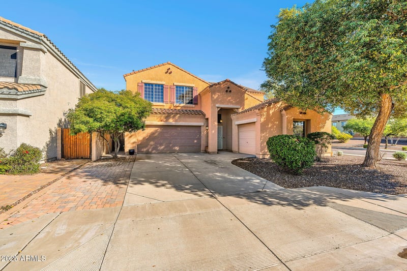2540 Misty Willow Ln, Phoenix, AZ 85024
