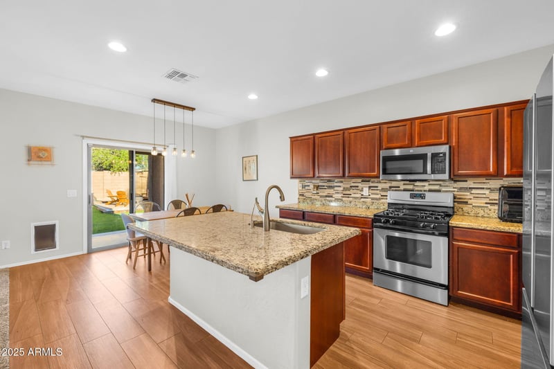 2540 Misty Willow Ln, Phoenix, AZ 85024