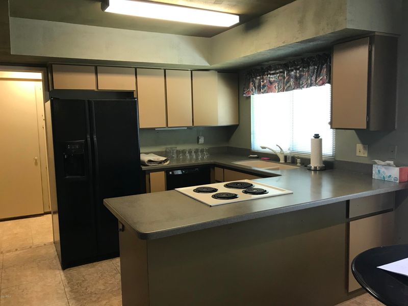 2540 E Mountain View Rd, Phoenix, AZ 85028