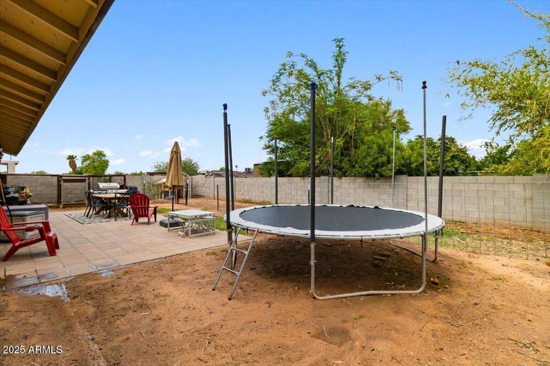 2540 Mcarthur Dr, Tempe, AZ 85288