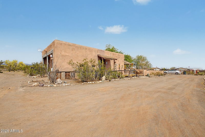 25408 Adamanda Dr, Morristown, AZ 85342