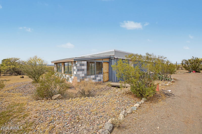 25408 Adamanda Dr, Morristown, AZ 85342