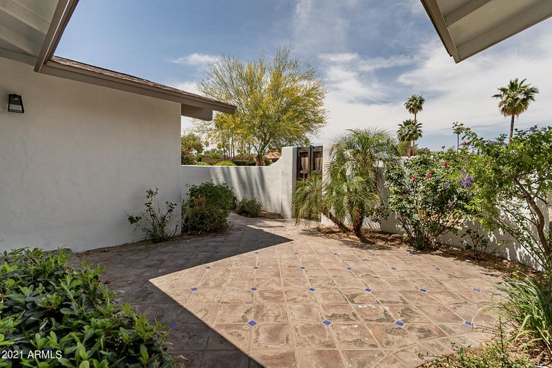 2541 E Cochise Rd, Phoenix, AZ 85028