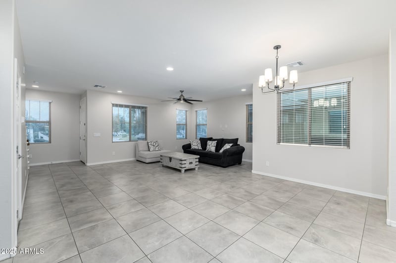 25417 20th Ave, Phoenix, AZ 85085