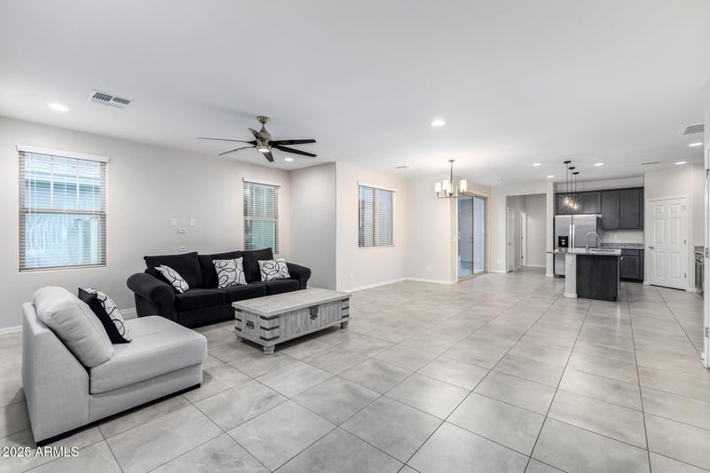 25417 20th Ave, Phoenix, AZ 85085