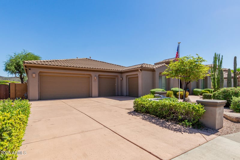 25417 45th Dr, Phoenix, AZ 85083