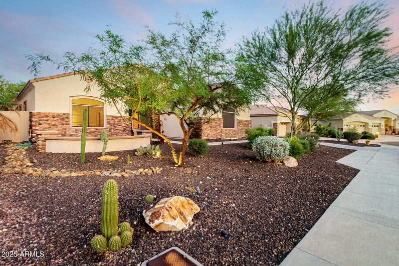 25417 49th Dr, Phoenix, AZ 85083
