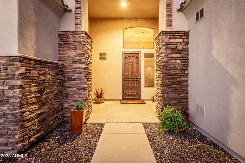 25417 49th Dr, Phoenix, AZ 85083