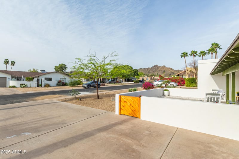 2542 Cochise Rd, Phoenix, AZ 85028