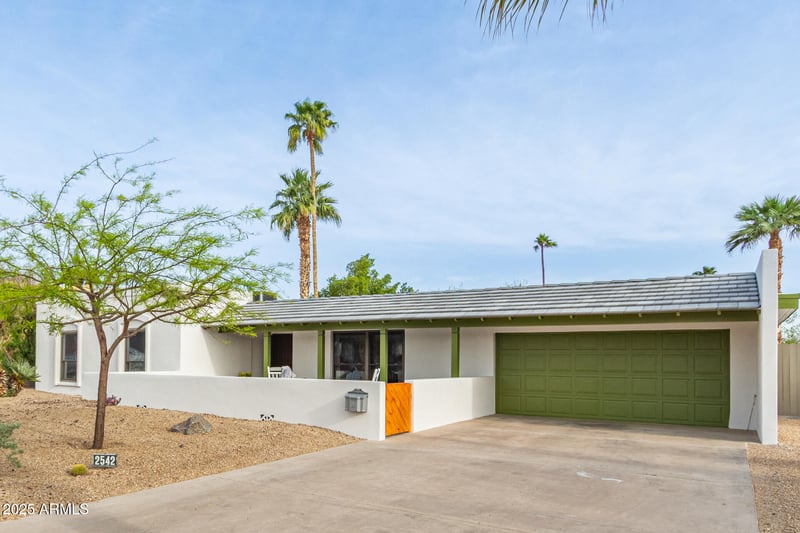 2542 Cochise Rd, Phoenix, AZ 85028
