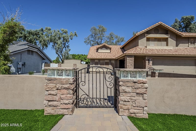 2542 Nora St, Mesa, AZ 85213