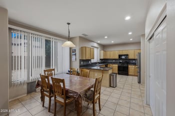 25422 68th Dr, Peoria, AZ 85383