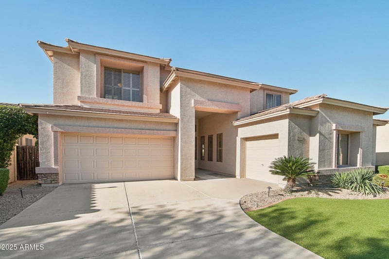 25426 Hackberry Dr, Phoenix, AZ 85083