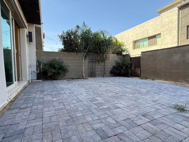 25428 19th Dr, Phoenix, AZ 85085