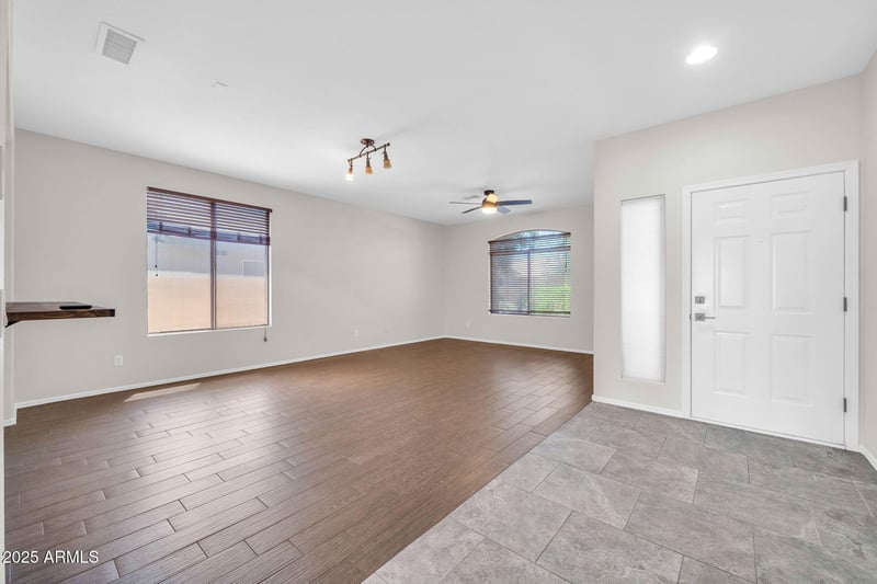 25441 67th Dr, Peoria, AZ 85383