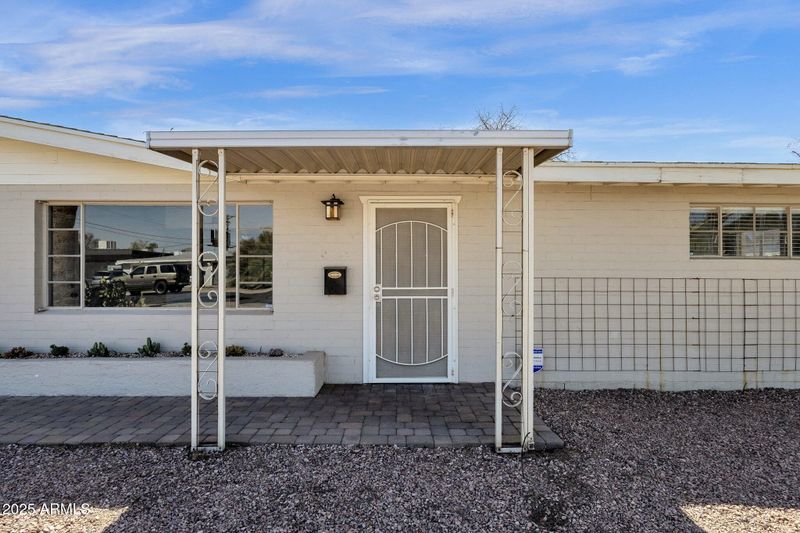 2545 E Amelia Ave, Phoenix, AZ 85016