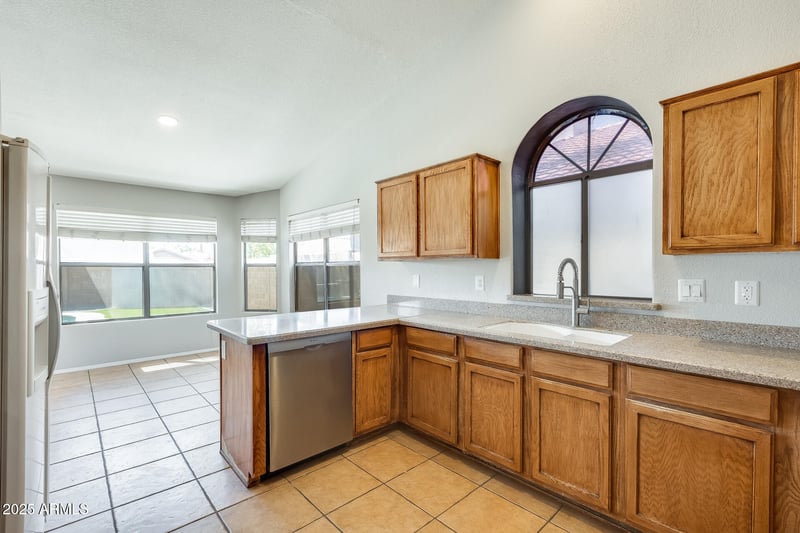 2545 Granite View Dr, Phoenix, AZ 85048