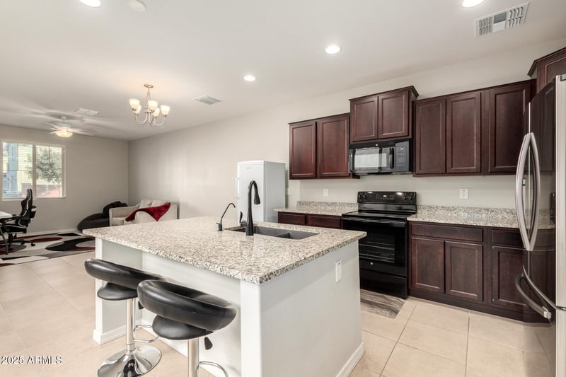 2548 Betty St, Gilbert, AZ 85295