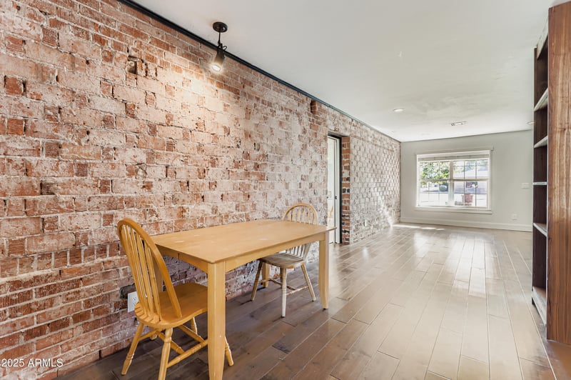 2548 Turney Ave, Phoenix, AZ 85016