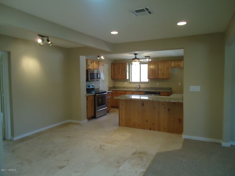 2550 E Cambridge Ave, Phoenix, AZ 85008