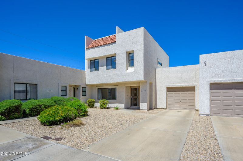 2550 W Kathleen Rd, Phoenix, AZ 85023