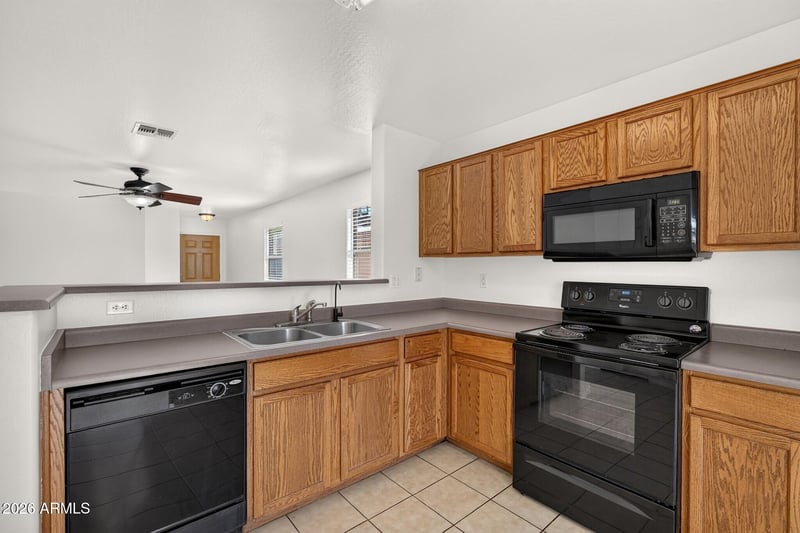 2551 E Meadow Chase Dr, San Tan Valley, AZ 85140