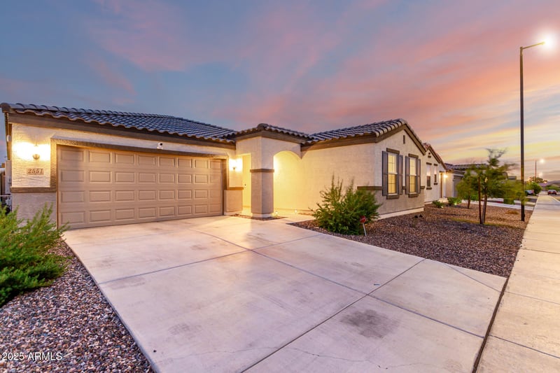 2551 Grenadine Rd, Phoenix, AZ 85041