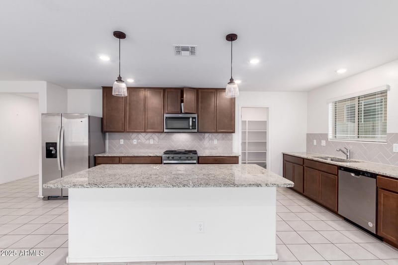 2551 Grenadine Rd, Phoenix, AZ 85041