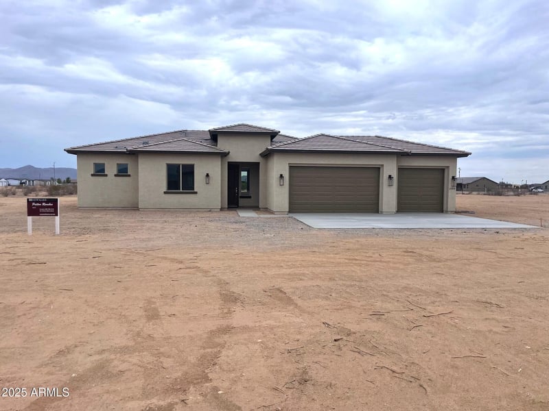 25519 Brookhart Way, Wittmann, AZ 85361