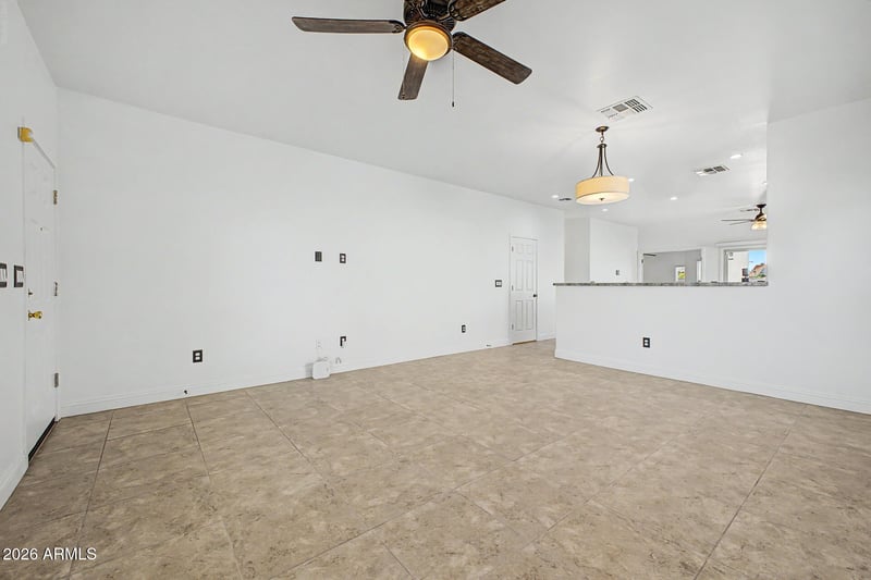2552 E Atlanta Ave, Phoenix, AZ 85040