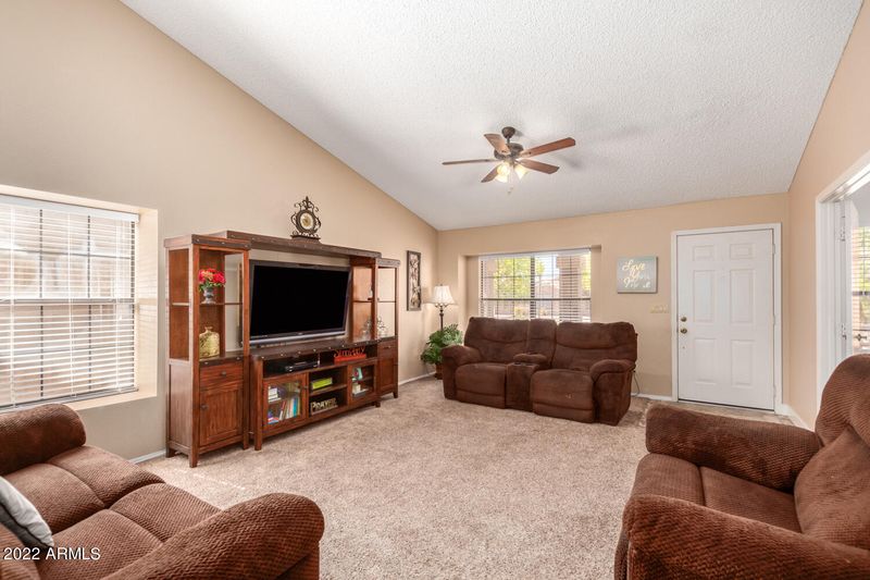 2552 E Granite View Dr, Phoenix, AZ 85048