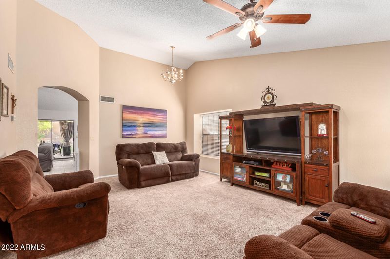 2552 E Granite View Dr, Phoenix, AZ 85048