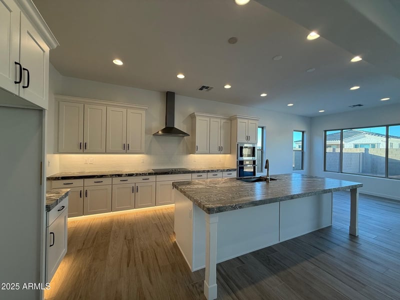 2552 Russell St, Mesa, AZ 85213