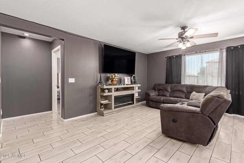 25539 Gwen St, Buckeye, AZ 85326