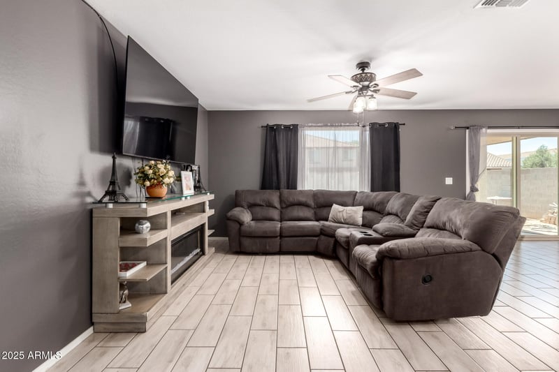25539 Gwen St, Buckeye, AZ 85326