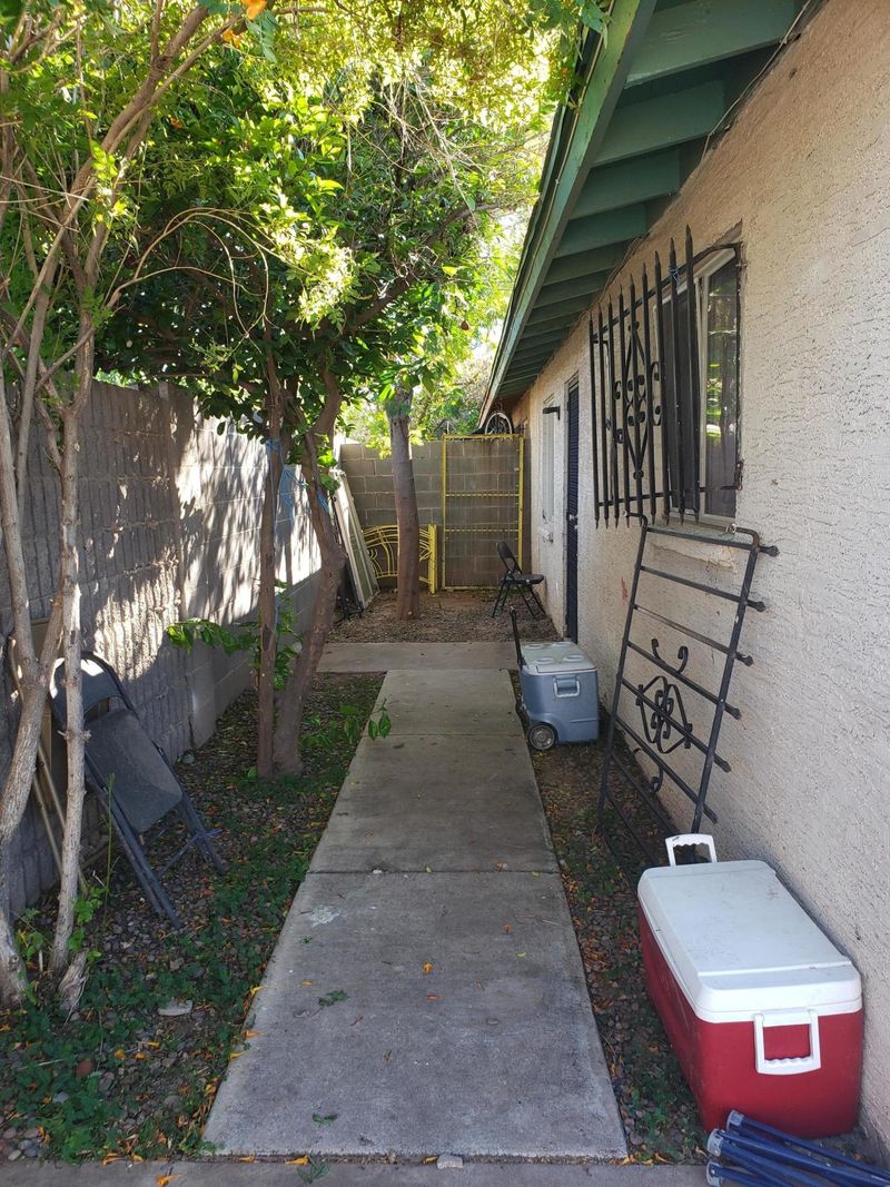 2554 E Mobile Ln, Phoenix, AZ 85040