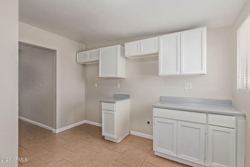 2554 E Wier Ave, Phoenix, AZ 85040
