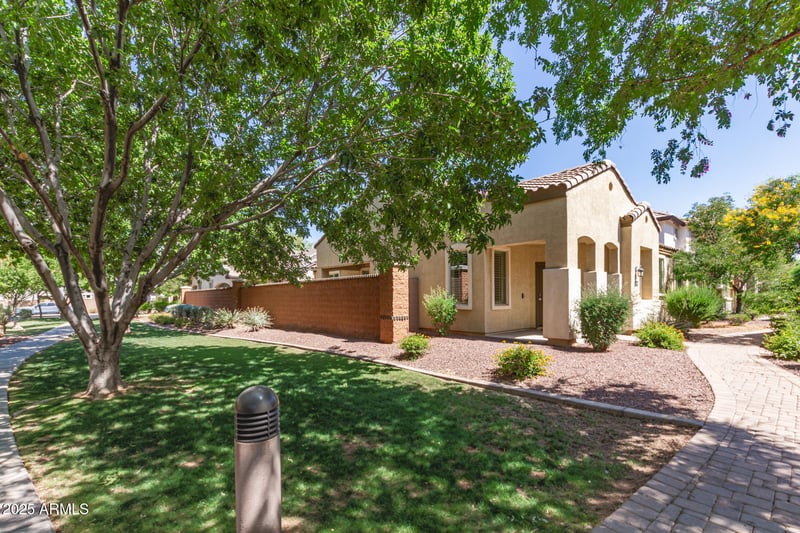 2554 Vermont Dr, Gilbert, AZ 85295