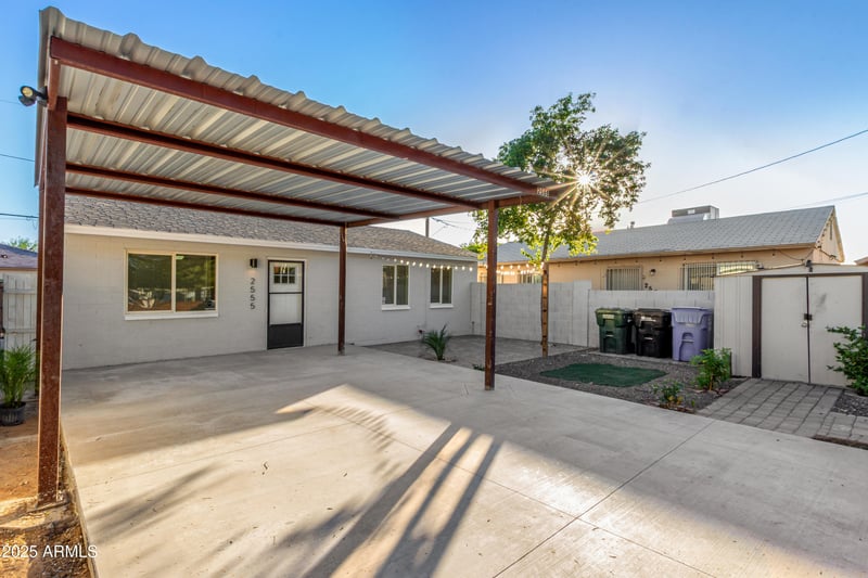 2555 Mobile Ln, Phoenix, AZ 85040