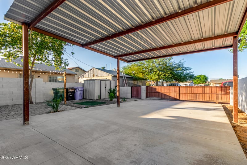 2555 Mobile Ln, Phoenix, AZ 85040